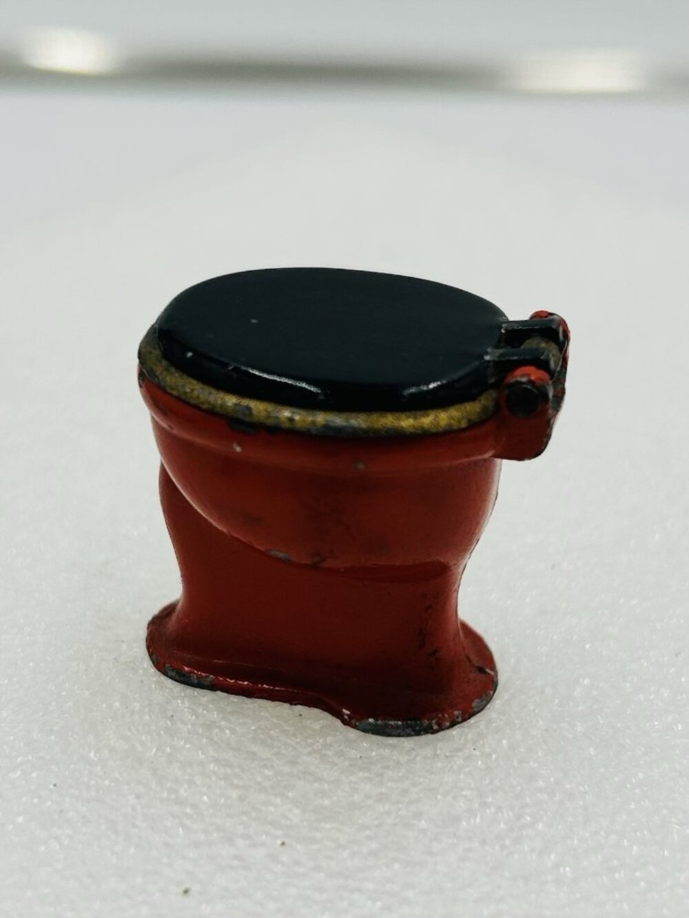 TootsieToy Red Metal 1:24 Scale Toilet Commode Dollhouse Black Lid